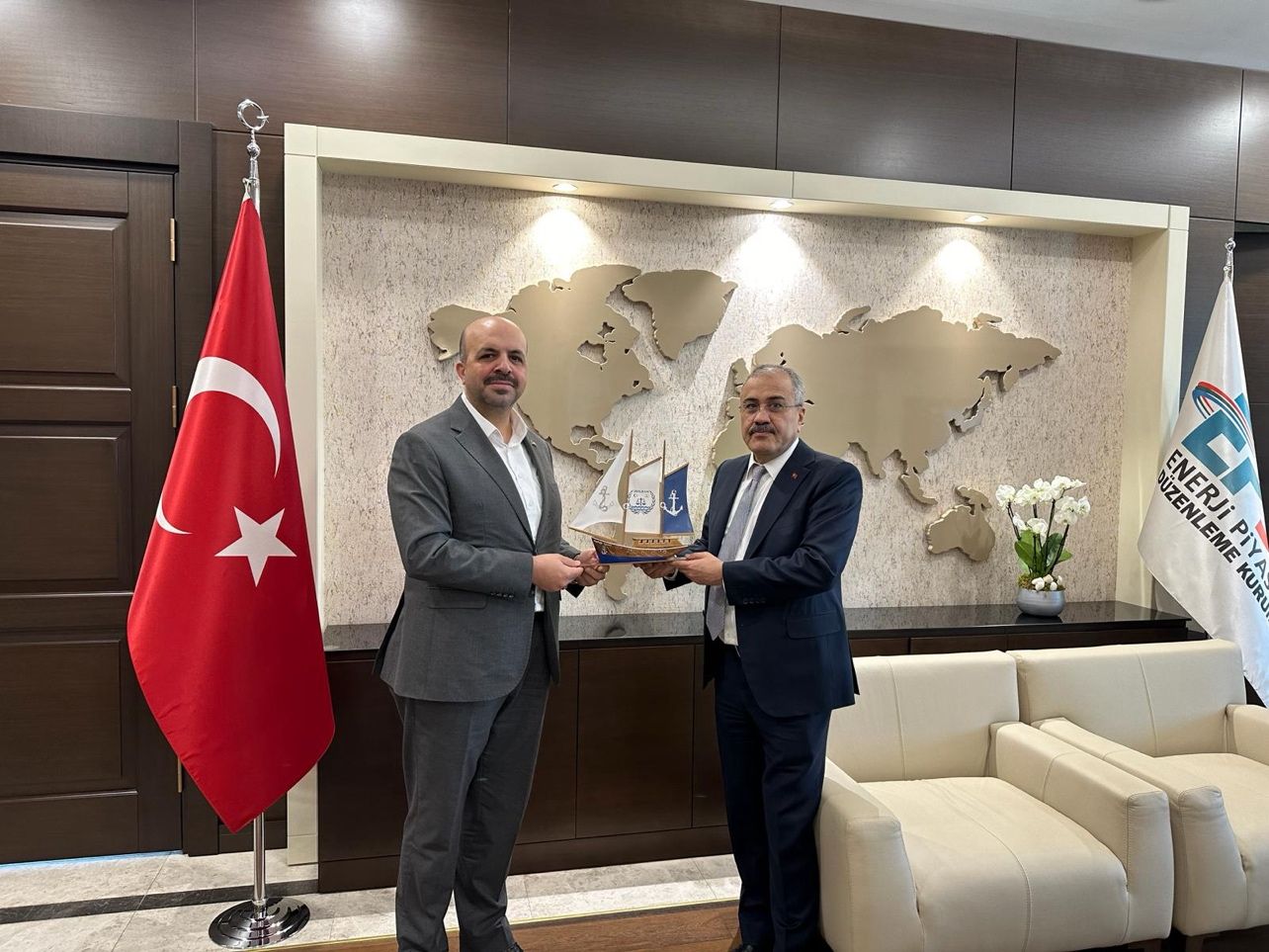 DEHUKAM Yönetim Kurulu Başkanı Süleyman ÖNEL, Enerji Piyasası Düzenleme Kurumu Başkanı Mustafa Yılmaz'ı Ziyaret Etti